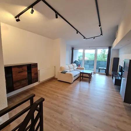 بيت للعطل Dovolenkovy Dom